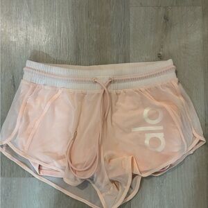 Alo Yoga ambiance Peach Shorts